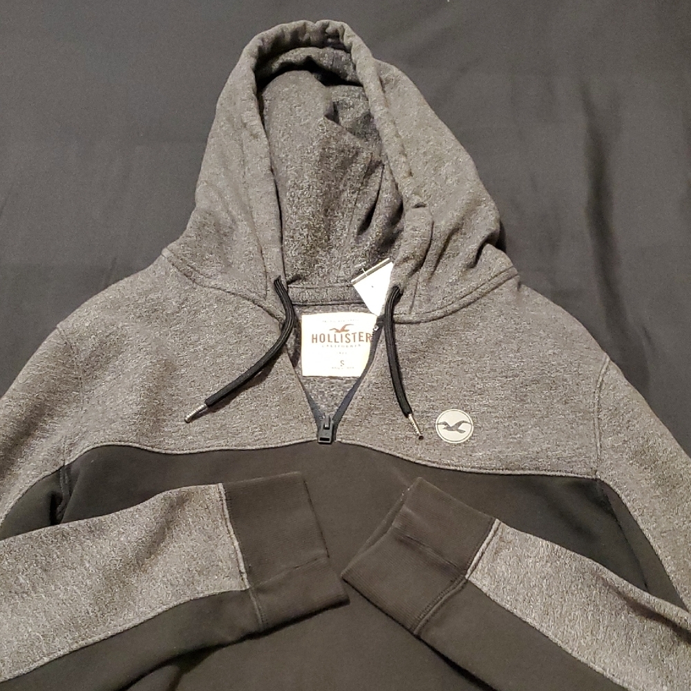 Hollister Two-Tone Gray and Black Hoodie Sweater - Picture 3 of 5